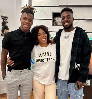 Maria Arthuer with her sons Nico Williams and Inaki Williams